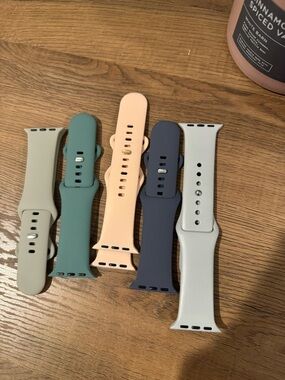 Silicone Apple Watch Bands - Assorted Colors (5 Pack)
